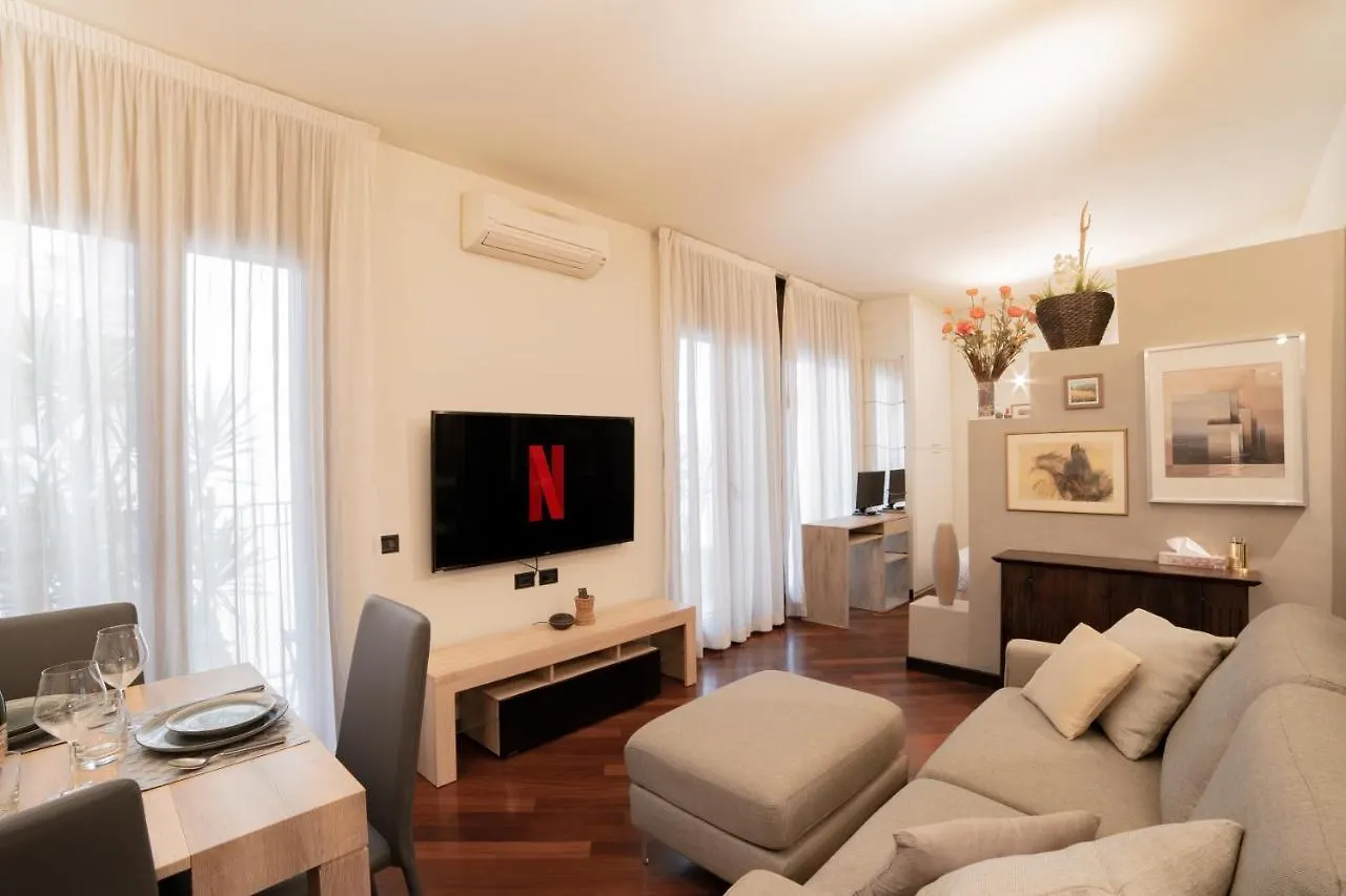Brera-Centro, Stylish And Central New Apartment Milán