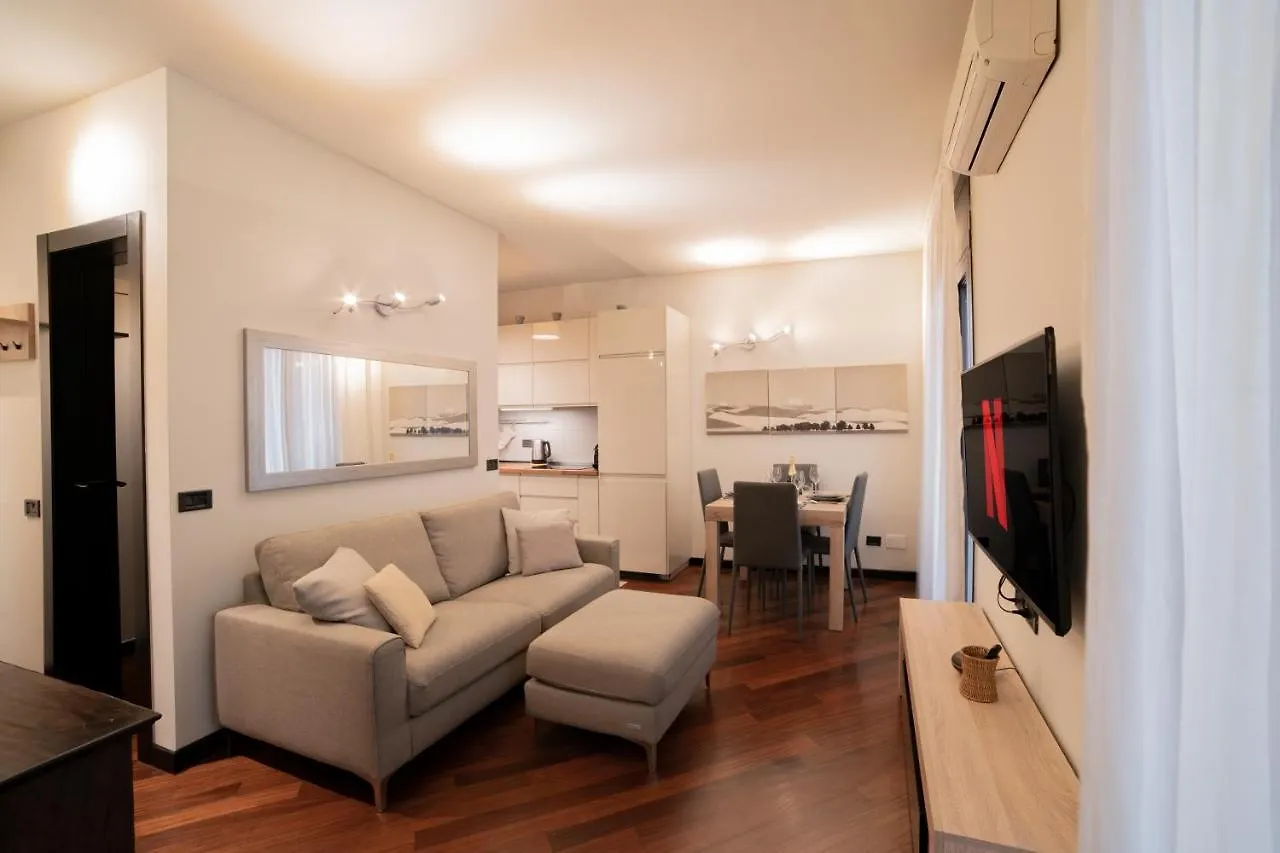 Brera-Centro, Stylish And Central New Apartment Milán